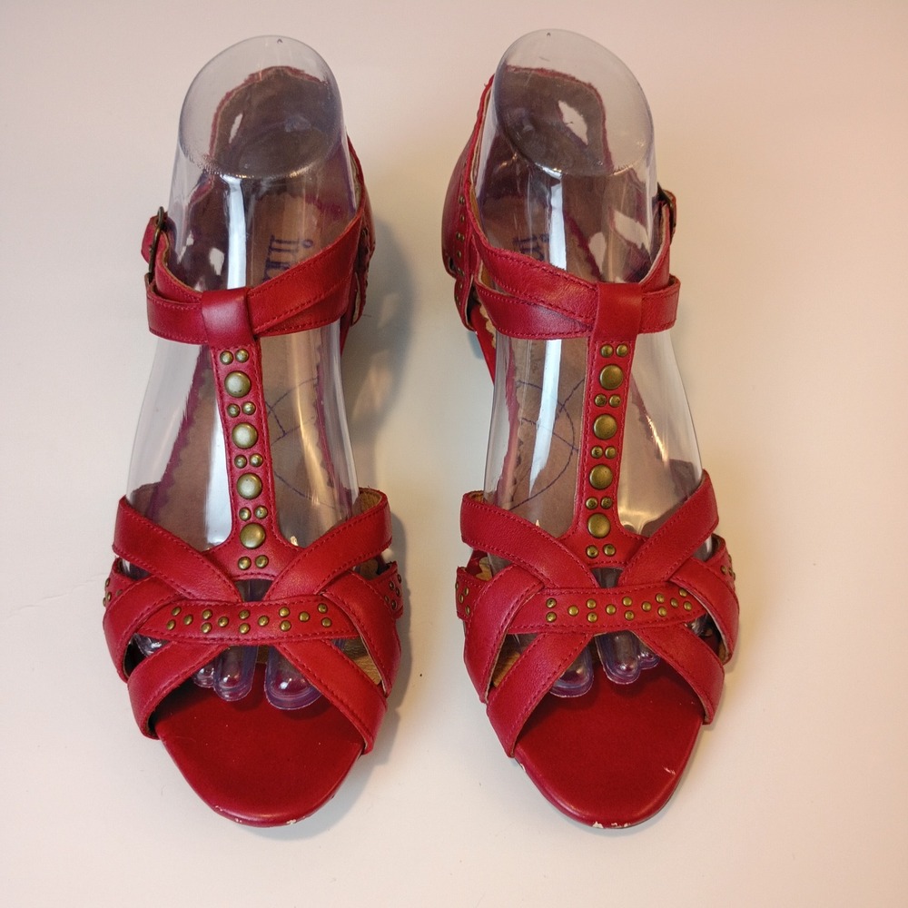 Indigo by Clarks Red Leather Studded T-Strap Low Wedge Sandals Womens 8M 84018